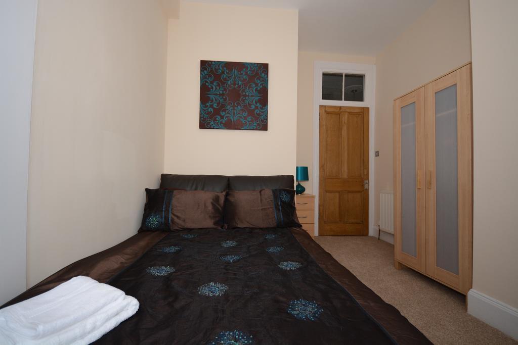 פאיסליי Townhead Apartments Glasgow Airport חדר תמונה
